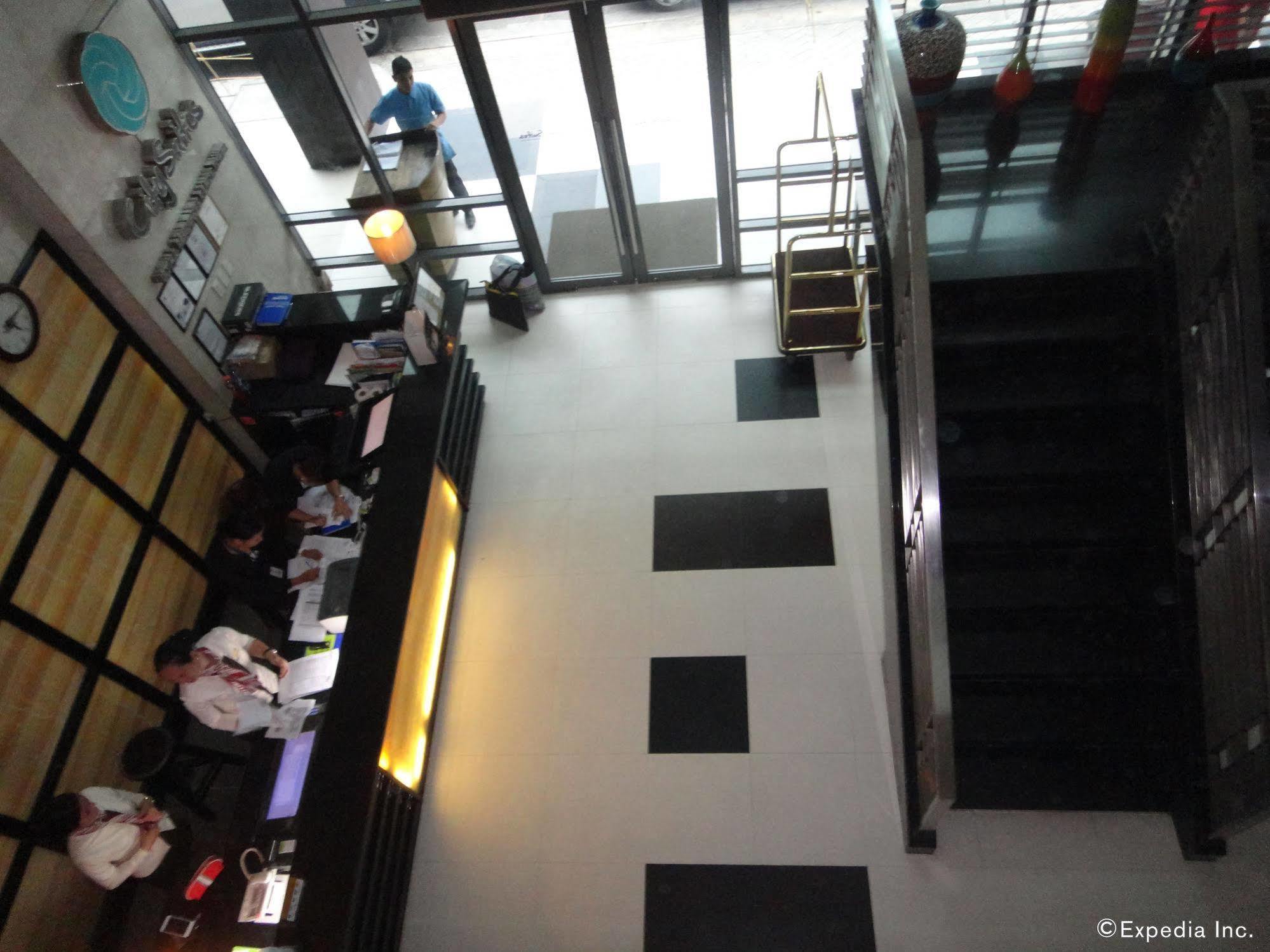 City Suites Ramos Tower Cebu Extérieur photo