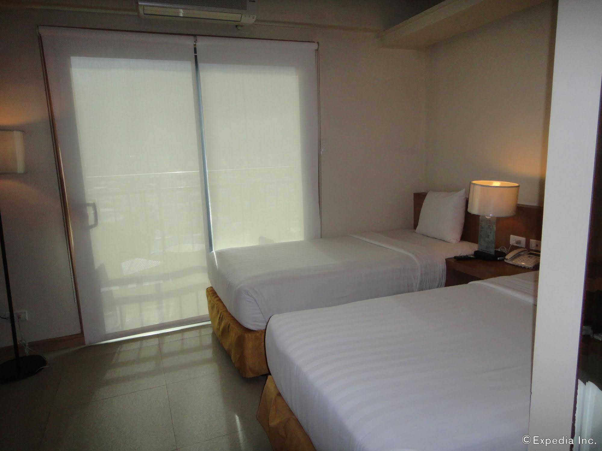 City Suites Ramos Tower Cebu Extérieur photo