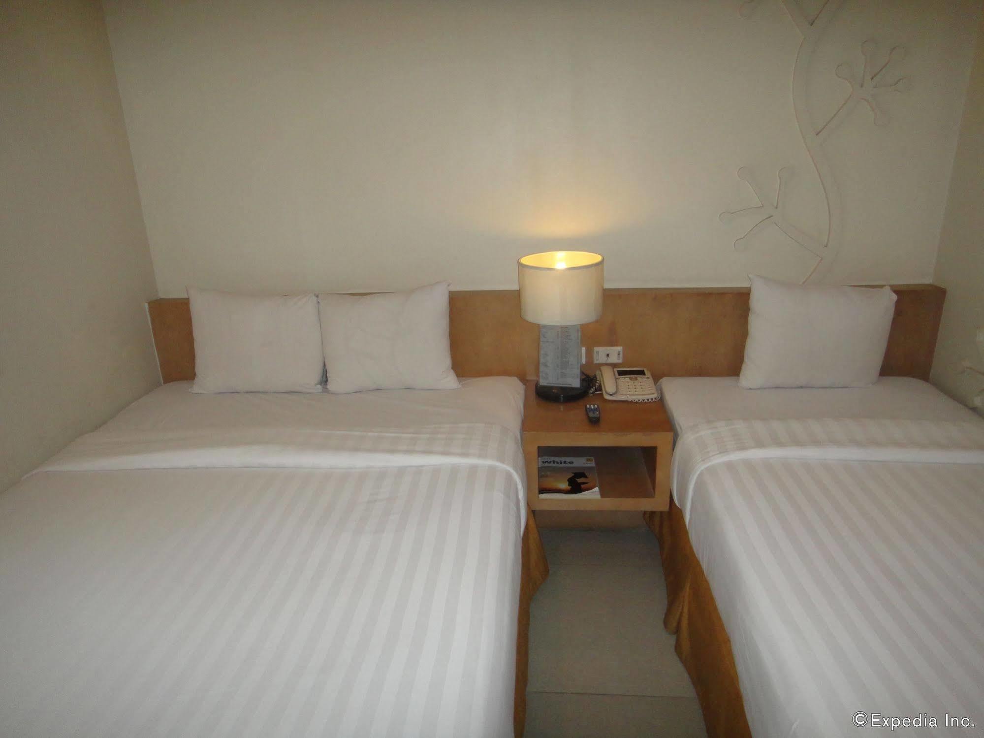 City Suites Ramos Tower Cebu Extérieur photo
