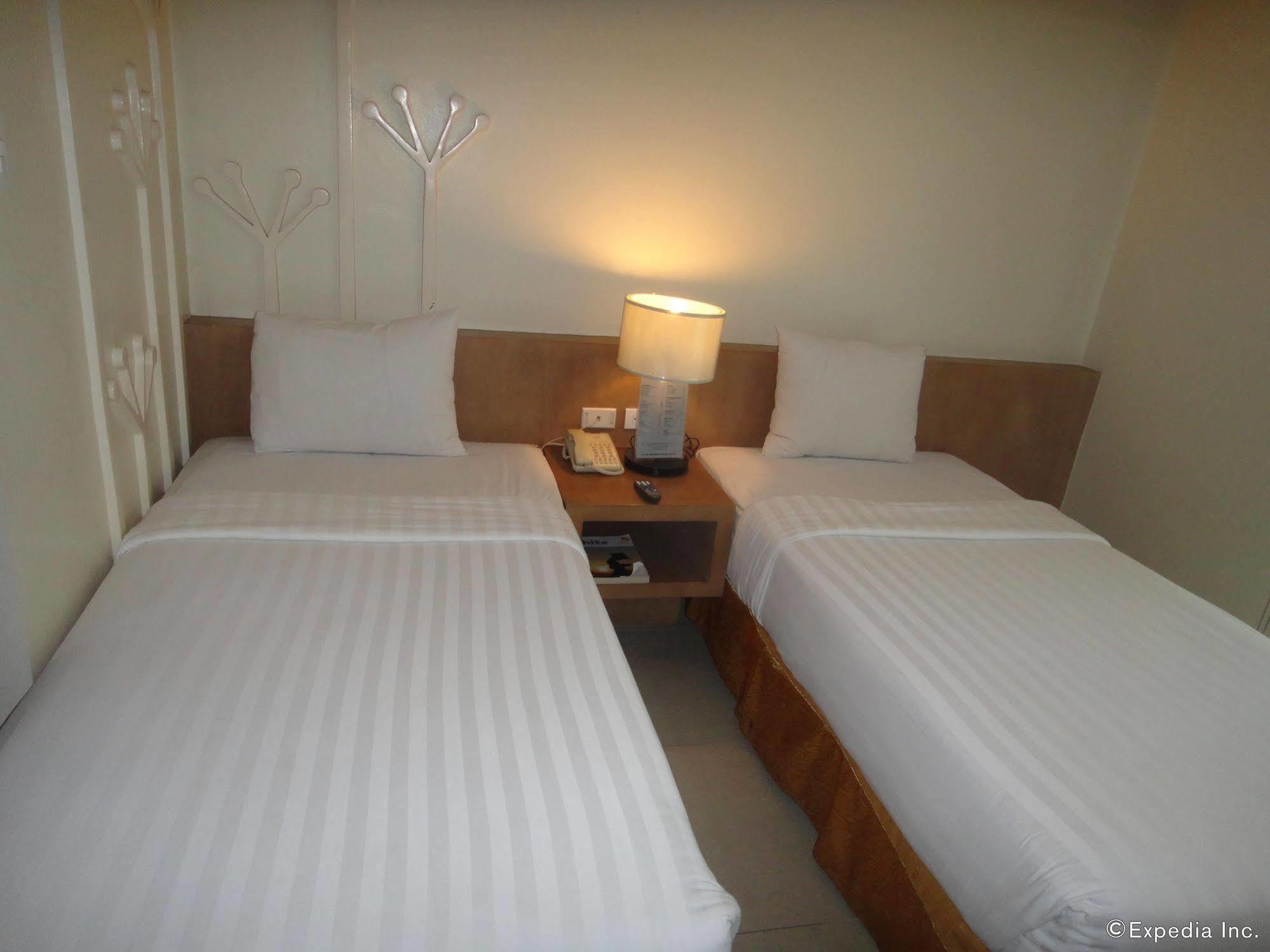 City Suites Ramos Tower Cebu Extérieur photo