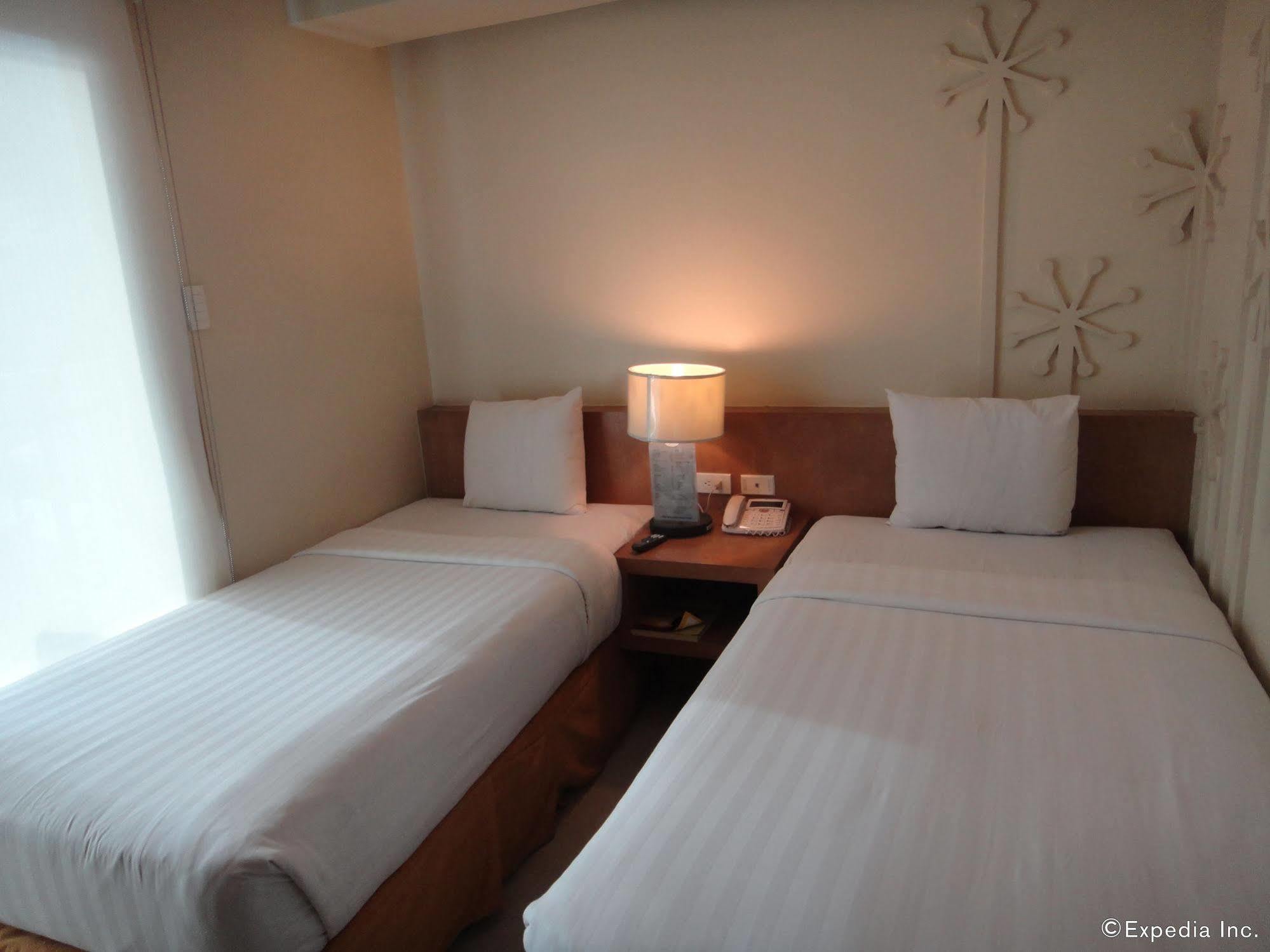 City Suites Ramos Tower Cebu Extérieur photo