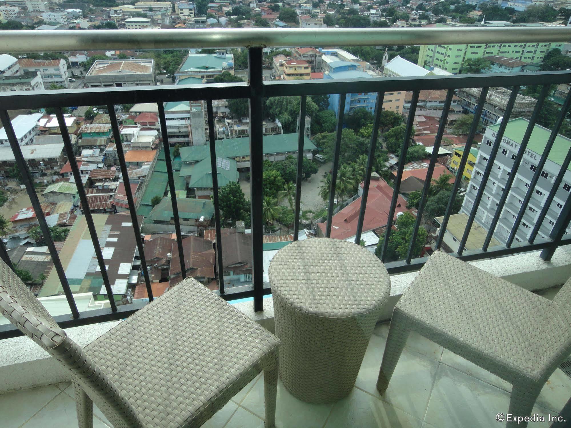 City Suites Ramos Tower Cebu Extérieur photo